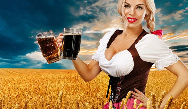 Poloviční Délky Portrét Mladé Sexy Blondýnka Velkými Prsy Nosit Dirndl — Stock fotografie