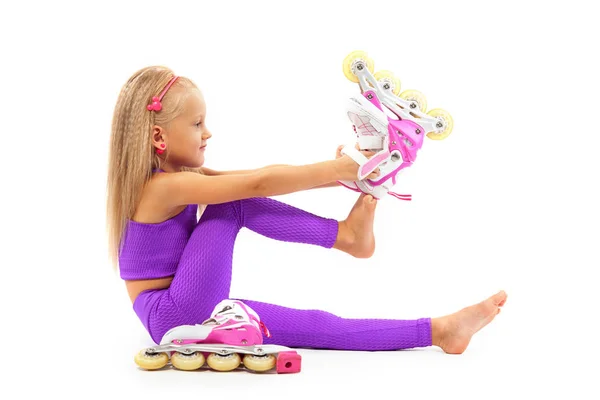 Daughter Posing Studio Wearing Inline Roller Skates — Stock Photo, Image