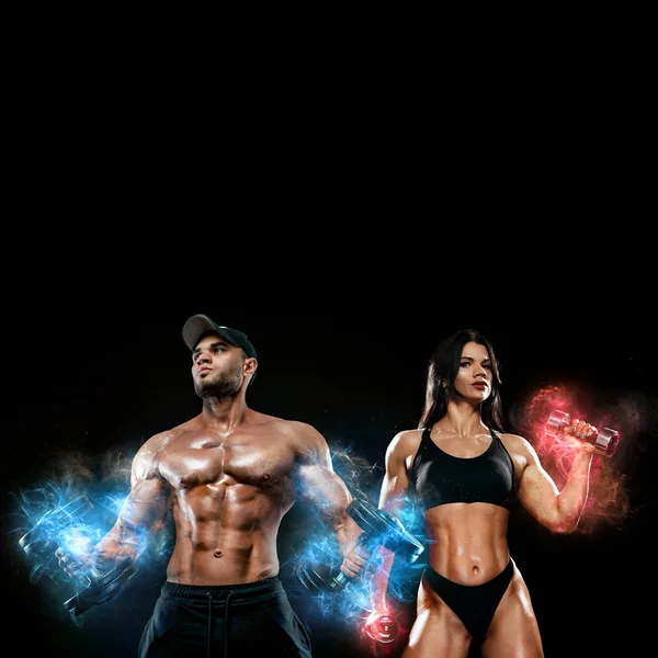 Fitness muscolare uomo sportivo e donna in forma, atleti con manubrio in palestra fitness. Energia e potere. Ghiaccio e fuoco . — Foto Stock