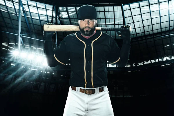 Porfessional baseball player with bat on grand arena. Ballplayer on stadium. — Stock Photo, Image