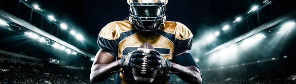 Jogador de futebol americano, atleta desportista de capacete vermelho no fundo do estádio. Esporte e motivação papel de parede. Ampla foto. — Fotografia de Stock