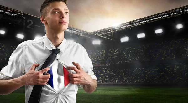 França futebol ou torcedor de futebol mostrando bandeira — Fotografia de Stock