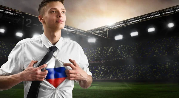 Rusland voetbal of de voetbal supporter met vlag — Stockfoto