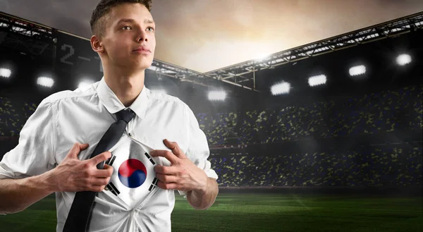 Koreanischer Fußball- oder Fußballfan zeigt Flagge — Stockfoto
