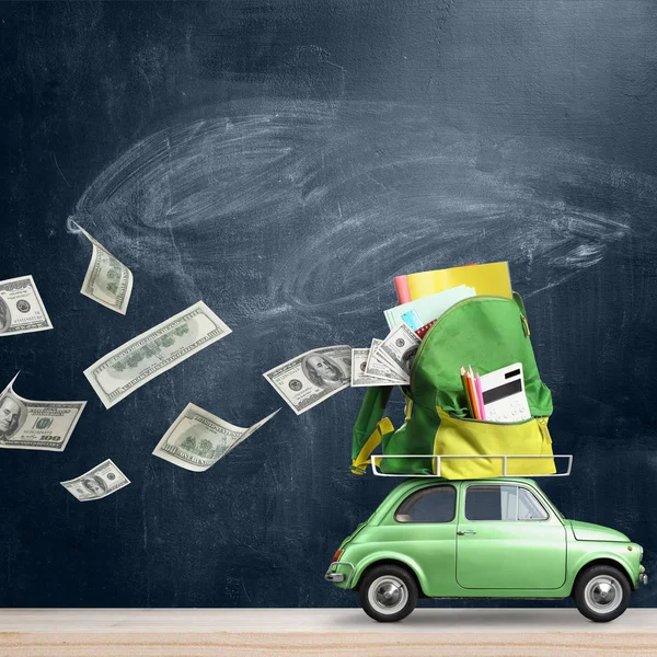 Volver a gastos escolares coche . —  Fotos de Stock