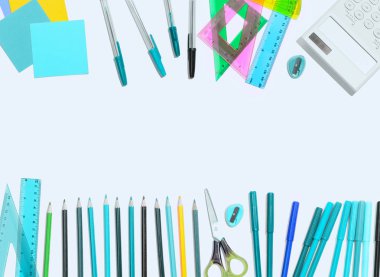 Okul aksesuarları üstten görünüm