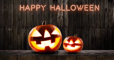 parlayan Halloween kabaklar