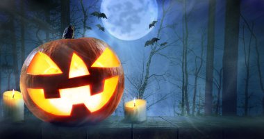 Halloween pumpkins gece korkunç sonbahar orman arka plan