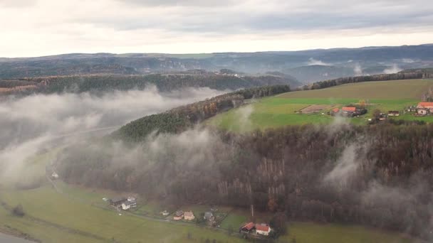 Elbe River Mglisty Widok Zamku Königstein Niedaleko Drezna Niemiecki Urząd — Wideo stockowe