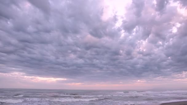 Paisaje marino italiano nublado — Vídeo de stock