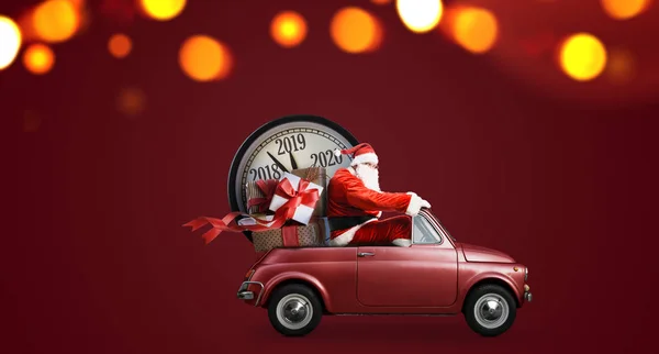 Papai Noel contagem regressiva no carro — Fotografia de Stock