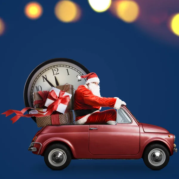 Kerstman aftellen op auto — Stockfoto