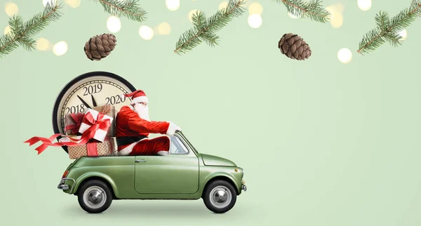 Santa Claus hitung mundur di mobil — Stok Foto