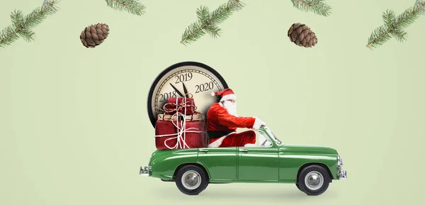 Papai Noel contagem regressiva no carro — Fotografia de Stock