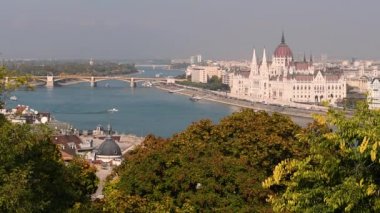 Budapeşte Parlamentosu ve Tuna Nehri