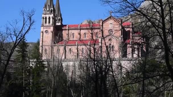 Bazilika Covadonga — Stock video