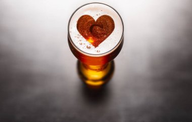 Sevgi dolu bira konsepti