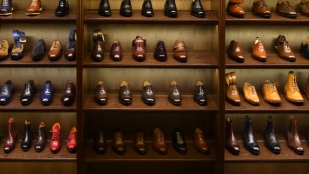 Boutique de chaussures pour hommes — Video