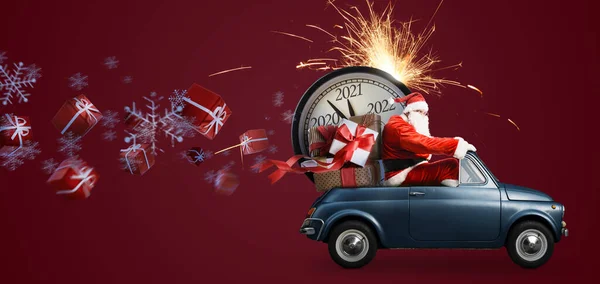 Papai Noel contagem regressiva no carro Fotos De Bancos De Imagens