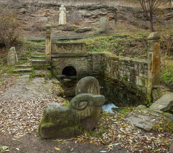 Ancient water source — Stock Photo, Image
