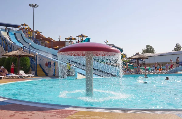 Anapa Oroszország 2017 Augusztus Water Park Golden Beach Vízi Csúszdákkal — Stock Fotó