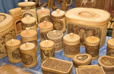 Krasnodar, Rusya - 17 Mayıs 2014: Urun huş ağacı kabuğu. Huş kabuğu yemeklerini