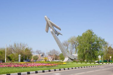 Primorsko-Akhtarsk, Rusya-30 Nisan 2017: anıt pilot-Grigory Bakhchivandzhi testi için. MiG -17 savaşçı kaide üzerinde