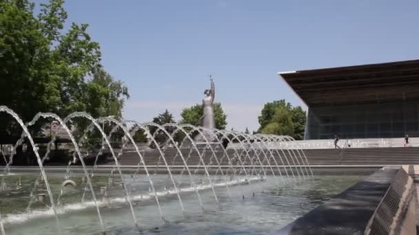 Krasnodar Rusia Mayo 2018 Fuente Escultura Aurora Alexander Boulevard Krasnodar — Vídeos de Stock