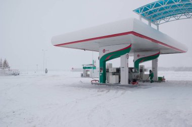 Aleksandrovka, Tataristan, Rusya Federasyonu-Ocak 3, 2017: benzin istasyonu 