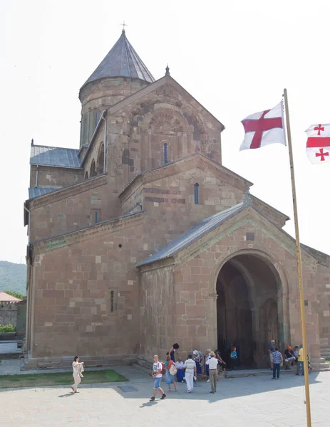 Mtscheta Georgia Augustus 2013 Toeristen Een Bezoek Aan Oude Kerk — Stockfoto