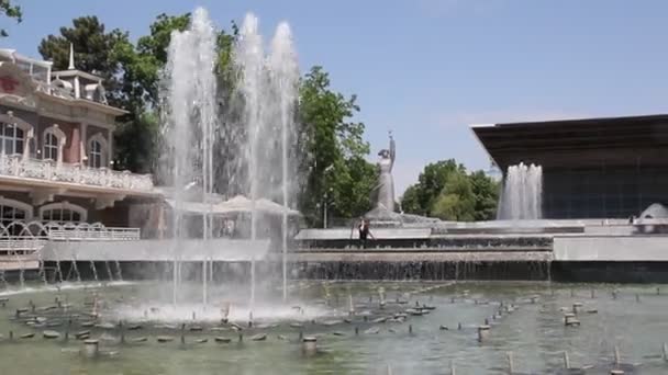 Krasnodar Ryssland May25 2018 Fontän Och Skulptur Aurora Alexander Boulevard — Stockvideo