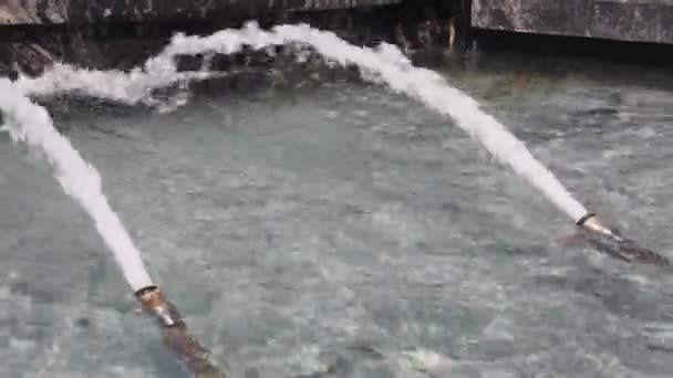 Fragmento Fuente Agua Del Tubo Fluye — Vídeos de Stock