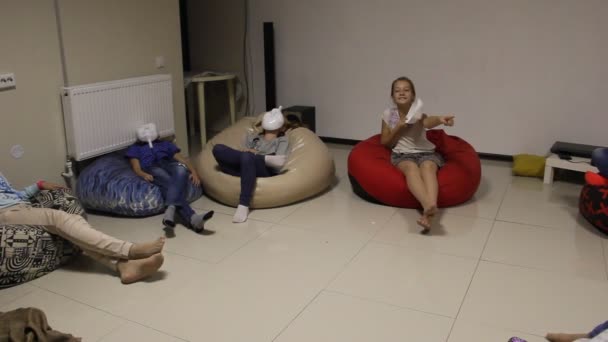 Primorsko Akhtarsk Rusia Iulie 2017 Copiii Joacă Faimosul Joc Mafia — Videoclip de stoc