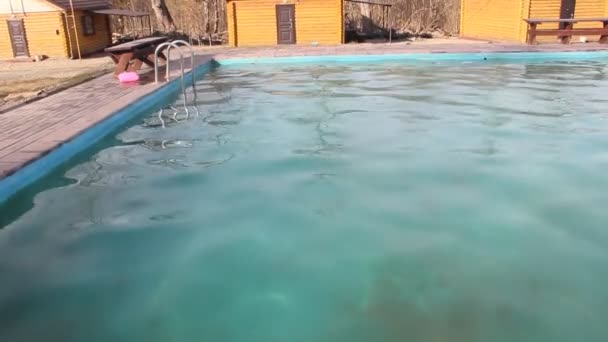 Piscina Esterna Case Legno — Video Stock