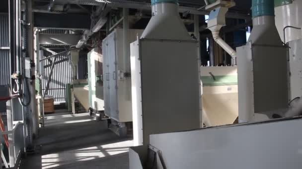 Εξοπλισμός Στο Εργοστάσιο Του Αλευρόμυλου — Αρχείο Βίντεο