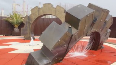 Adler, Rusya - 6 Mart 2016: Dekoratif Çeşme eğlenceleri 