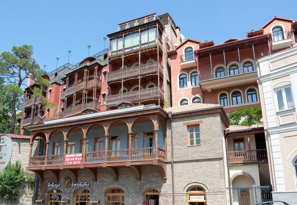 Тбилиси, Грузия-07 августа 2013 г.: Гостиница в историческом районе Авлабари
