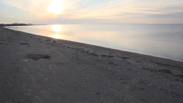 Noche Tranquila Tranquila Mar Pequeñas Ondas Agua Playa Sin Gente — Vídeos de Stock