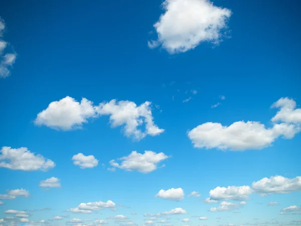 Vita Moln Den Stora Klarblå Himlen — Stockfoto