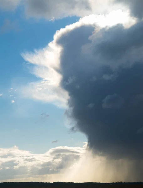 Fenyegető Vihar Felhő Őszi Táj — Stock Fotó