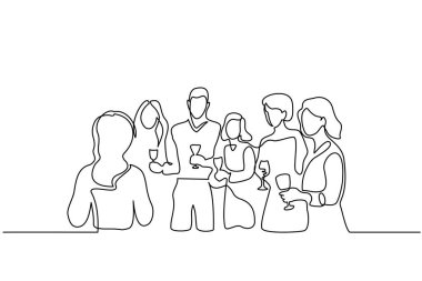 Kişinin şirket tarihi bardağı ile kutluyor