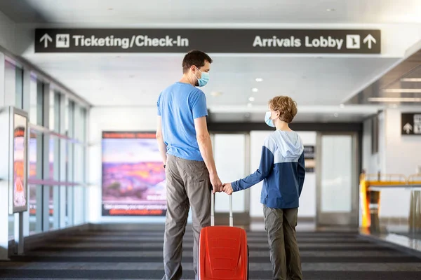 Family Two Father Son Face Masks Standing Luggage Airport Travel — Stock Photo, Image