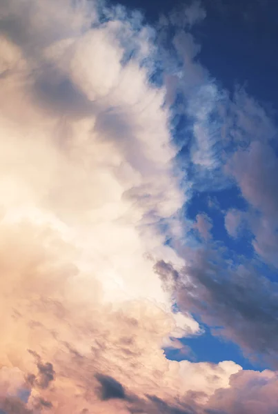 Schöner Dramatischer Himmel Hintergrund — Stockfoto