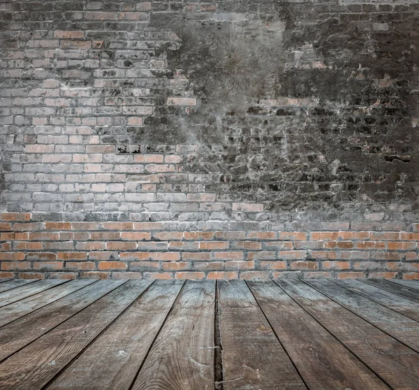 Vieja habitación con pared de ladrillo — Foto de Stock