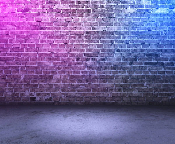 Bakstenen muren met neon verlichting — Stockfoto