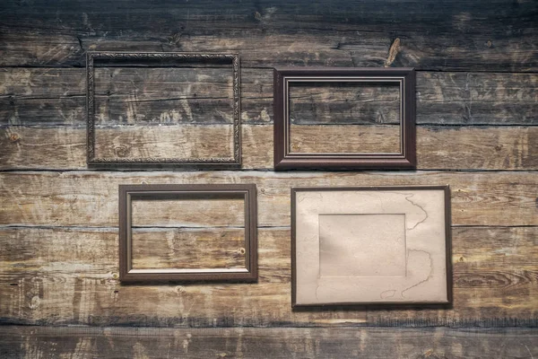 eski, duvarda çerçeve