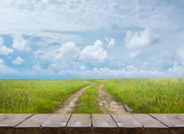 Tabel met veld — Stockfoto