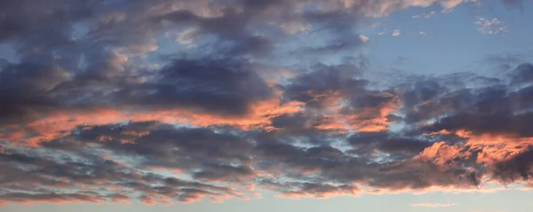 Hermosas Nubes Dramáticas Fondo Del Cielo — Foto de Stock