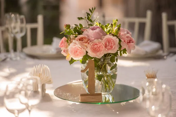 Hochzeitsdekorationen Und Blumen — Stockfoto