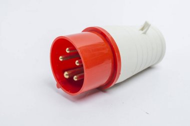 beyaz arka plan üzerinde elektrik prizleri